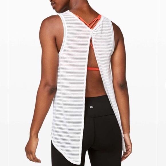 Lululemon Women's Tie In Back Petal Tank Top - Picture 2 of 7